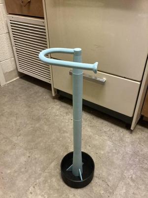 Toilet roll stand