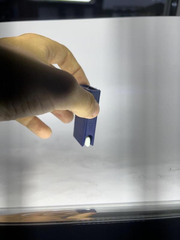 Chewing gum holder/dispenser