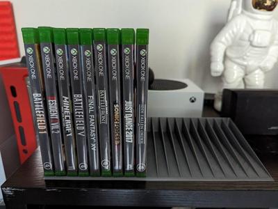 Fast & Simple XBOX ONE Game Case Holder