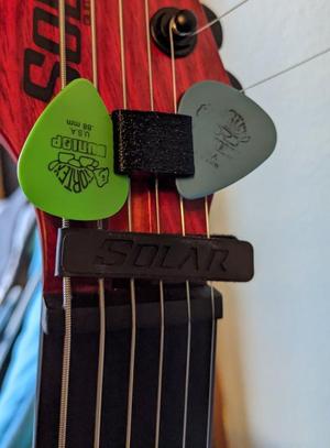 Flexy Pick Holder