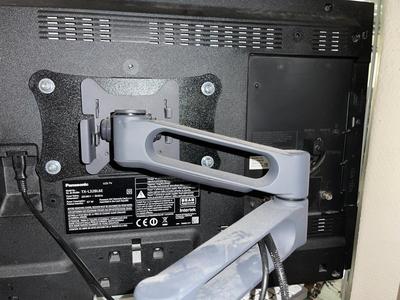 Vesa mount adapter plate 200 x 100 to 100 x 100 Panasonic 32” TV