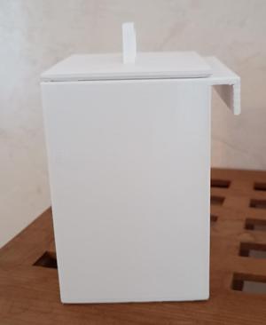 tiny hangable trash can