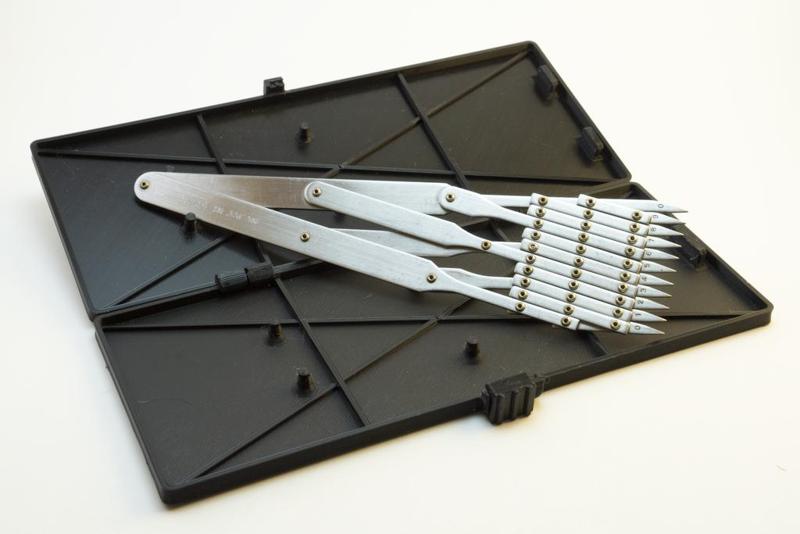 Equal Space Divider Case