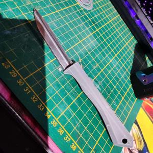 Knife handle