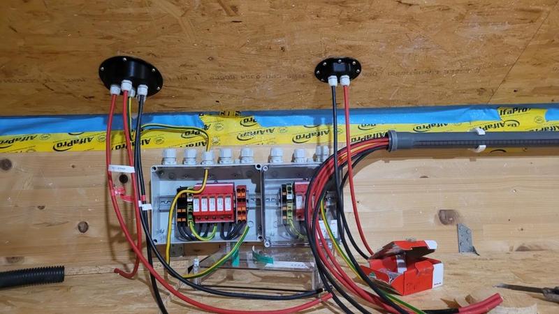 PV String Dachdurchbruch / 