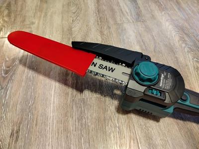 A cover (hood, case) for an 8-inch chainsaw blade