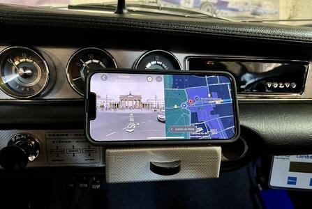 Volvo P1800 ashtray cellphone holder for SP connect