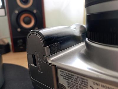 Canon 300D rubber parts - Battery/Handle cap