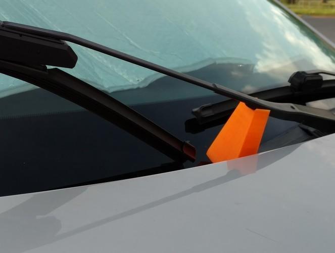 Wiper Blade Lift Block