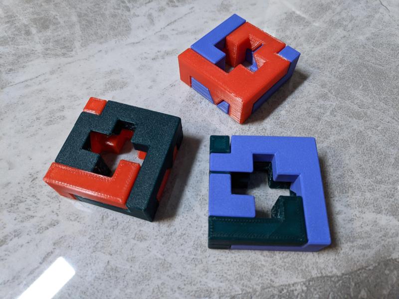 Cast Cross / Plus Puzzle