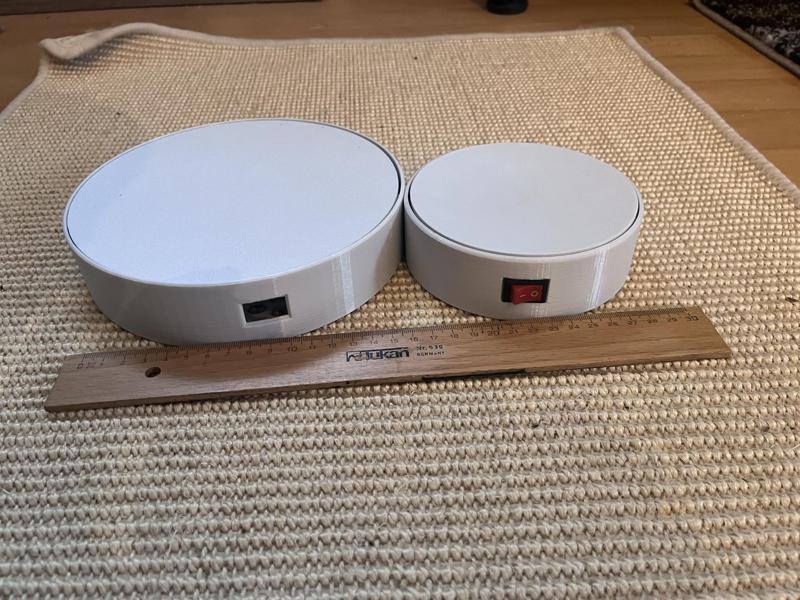 Motorized and WiFi controlled turntables V 1.0 - WIP