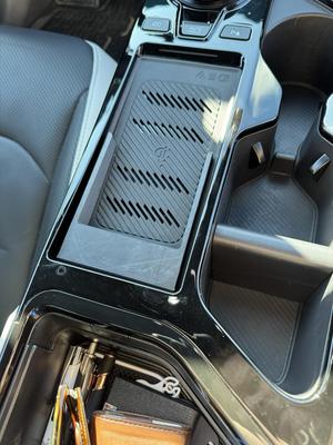 KIA EV6 - Wireless charging alignment helper