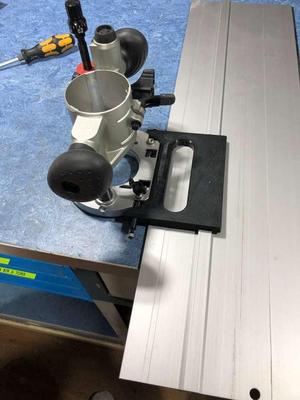 Makita RT0700 - Bosch FSN