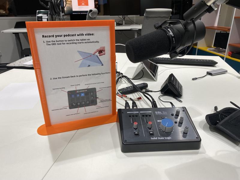 Din A4 laminated Paper Display Stand