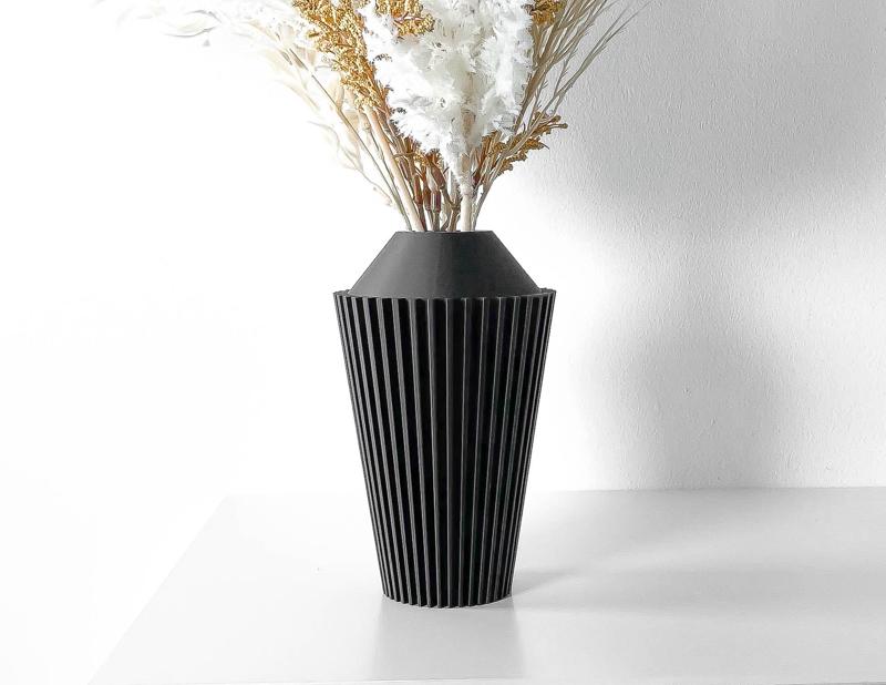 The Riveno Vase, Modern and Unique Home Decor for Dried and Preserved Flowers