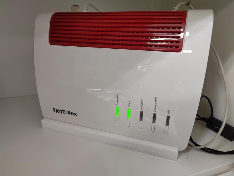 Fritzbox 7590ax Stand with 2 Fans 80 mm