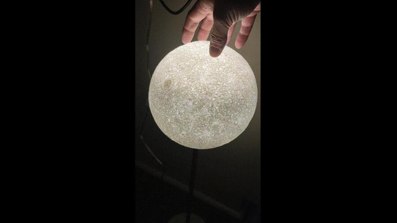 Rotating moon/planet lithophane lamp base