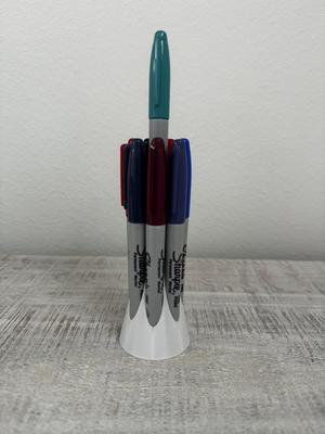 Pen holder printed in spiral/vase mode 8 pens