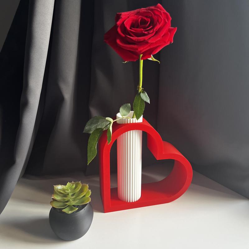 MODERN HEART VASE - LOVE