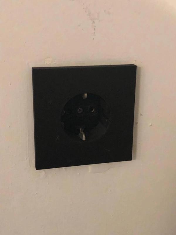 Wall outlet Schuko Socket