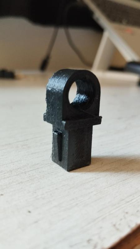 Sentra 2010 rod anchor clip