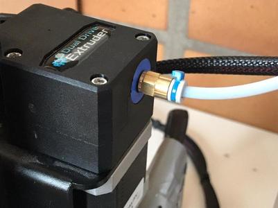 Conector para extrusor BMG Extruder Bowden