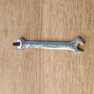 Screwbit adapter for M8 ratchet wrench