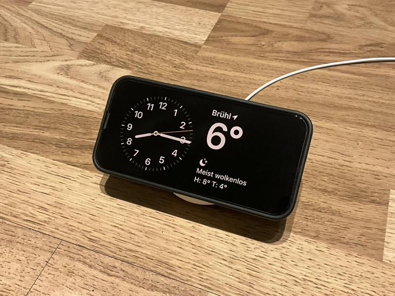 MagSafe Charger Stand