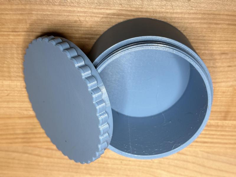 Less Shallow, 85mm diameter x 60mm deep jar with screw on lid