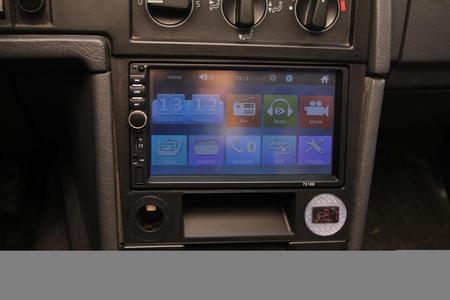 Volvo 940 2 DIN radio frame for radio 7018B