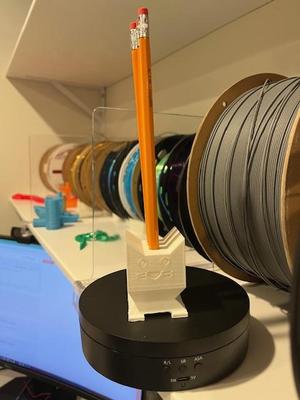 Cat pencil holder