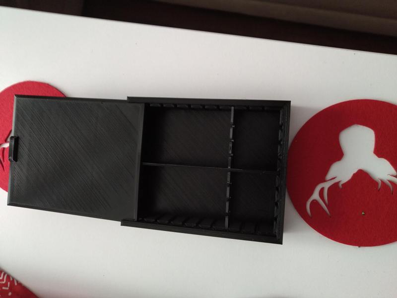 Small parts box - adjustable