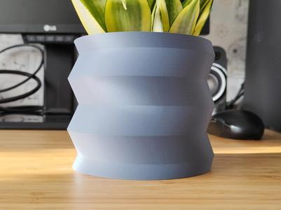 Sharp illusion Plant pot and Planter - Vase mode design