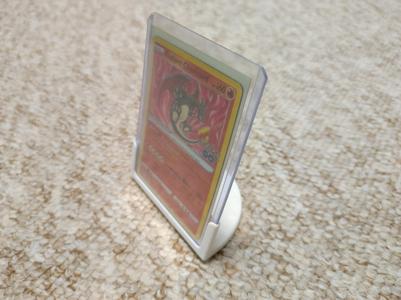 Stojánek na pokémon kartu --- Pokemon card stand