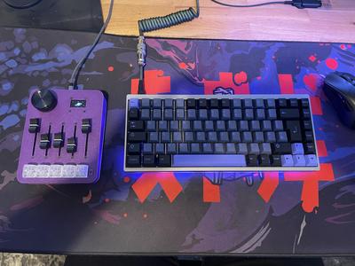 Deej-OLED with graphics and mute buttons