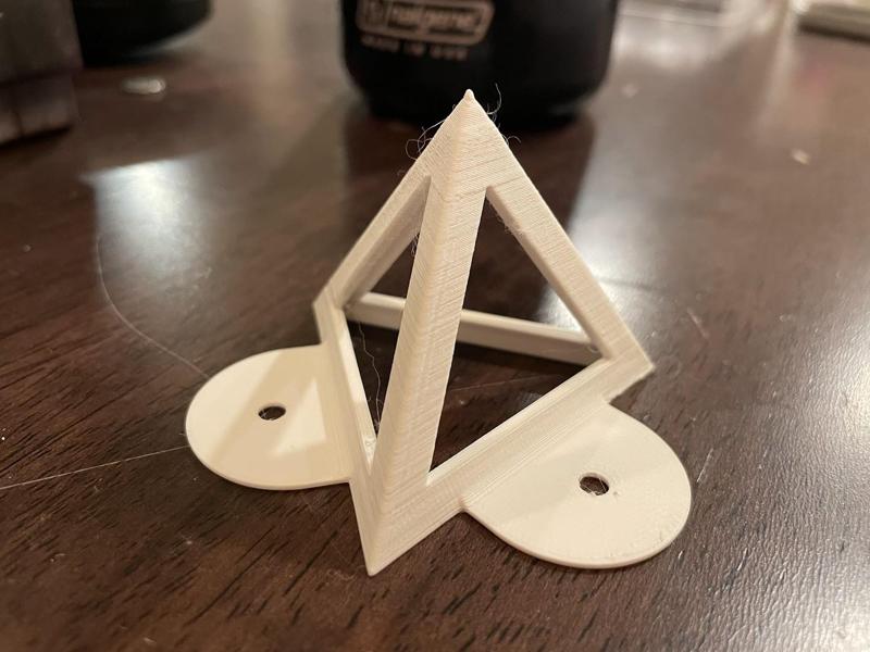 Stackable finishing pylons