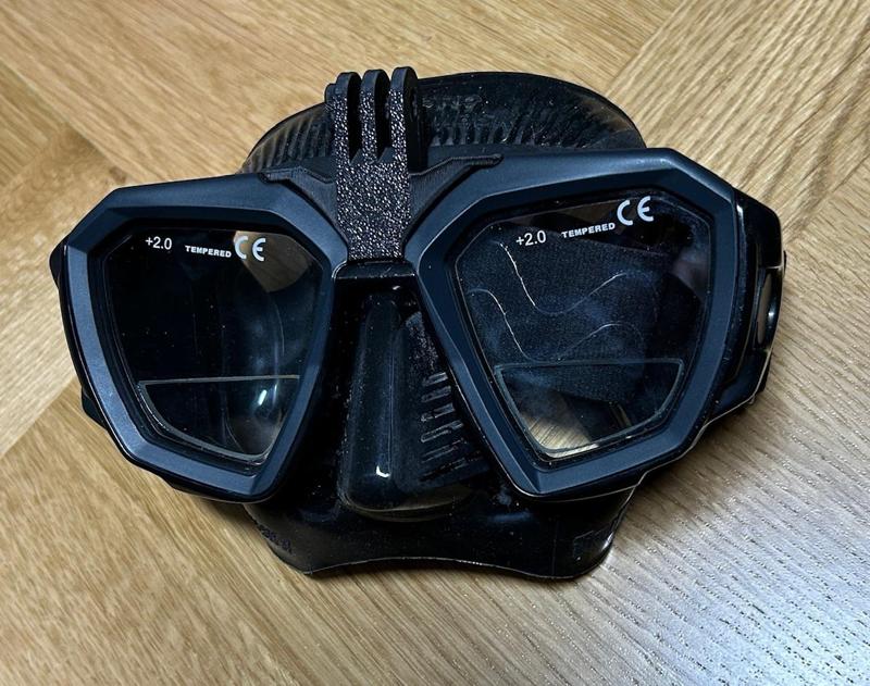 Scubapro D-mask mount for go-pro camera