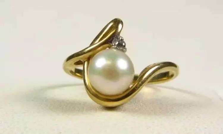 Pearl ring