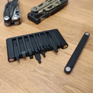 Leatherman bit holder with magnetic closure, for 16 bits
