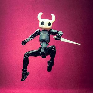 The knight and hornet - articulated figure Dummy 13 (hollow knight)