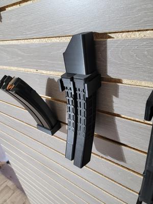 DB9 Sten Mag Hanger