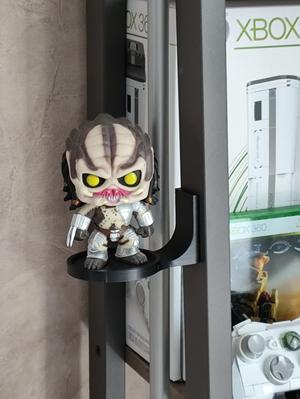 Magnetic stand funko pop