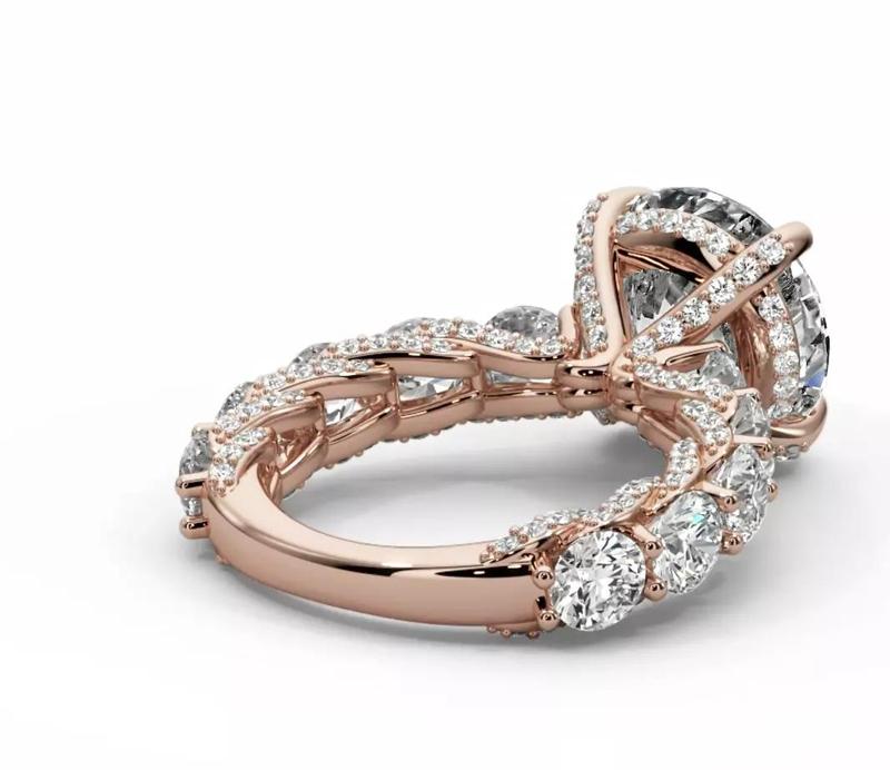 Round diamond engagement ring