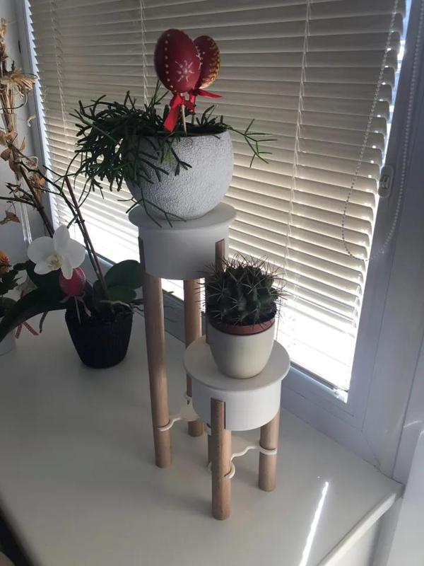 elevated flower stand   