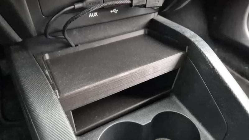 Skoda Fabia 3 wireless charging console   