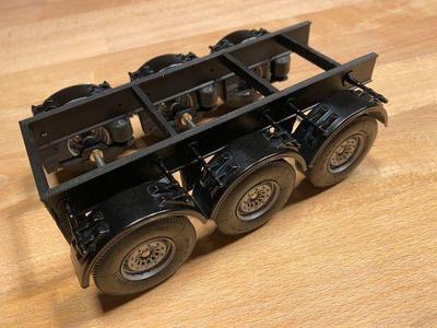 3 Achs Trailer Fahrgestell 1/25 