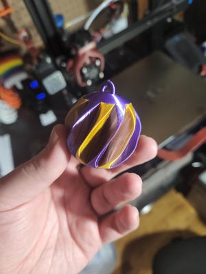 Christmas Ornament 2-Color Spiral Ball