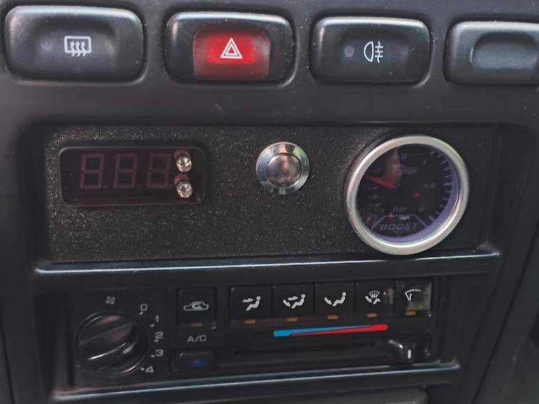 Din radio mount, 52mm gauge and Gizmo BC.