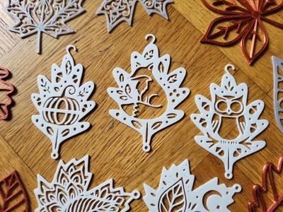 Autumn & Halloween Hanging Leaf chain