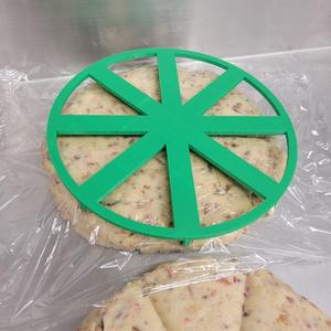 8 in. Cake/Dough Divider
